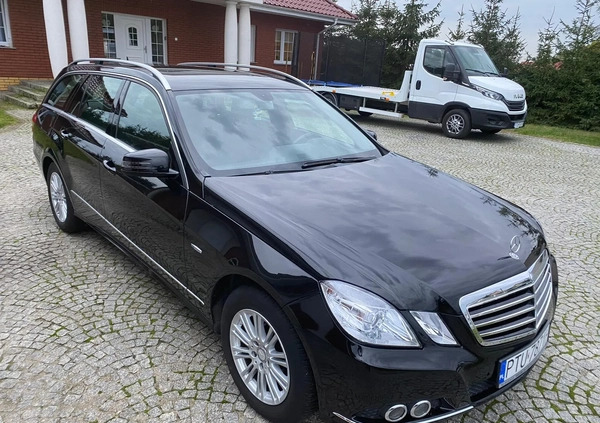 Mercedes-Benz Klasa E cena 46900 przebieg: 132000, rok produkcji 2010 z Turek małe 137